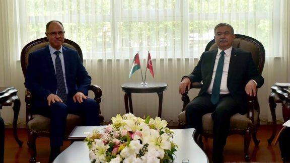 Bakan Yılmaz, Filistin Ankara Büyükelçisi Mustafayı kabul etti