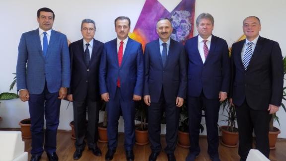 Özel Öğretim Kurumları Dernek Başkanları, Genel Müdürümüz Sayın Kemal ŞAMLIOĞLU´nu ziyaret ettiler.