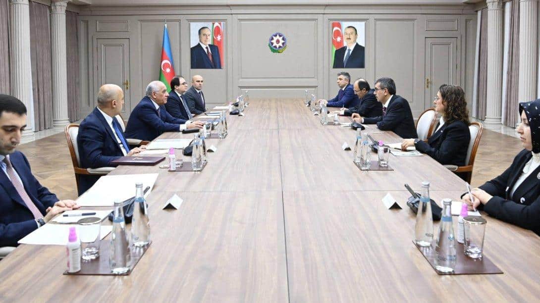 Sayın Bakanımız Yusuf Tekin Resmi Temaslarda Bulunmak Üzere Azerbaycan'a Gitti